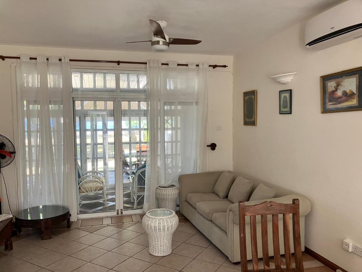 Fully Furnished Luxury Villa 3 Right On A Blue Ocean Belle Mare Exteriör bild