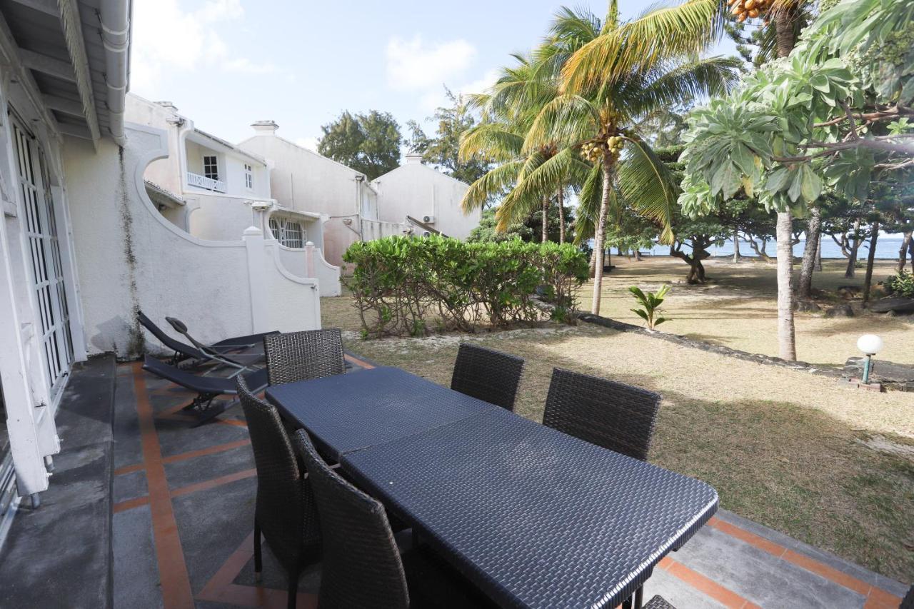 Fully Furnished Luxury Villa 3 Right On A Blue Ocean Belle Mare Exteriör bild