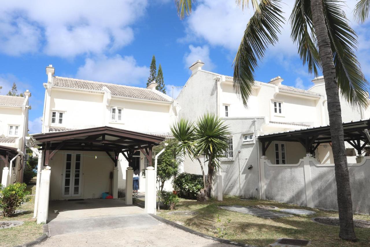 Fully Furnished Luxury Villa 3 Right On A Blue Ocean Belle Mare Exteriör bild