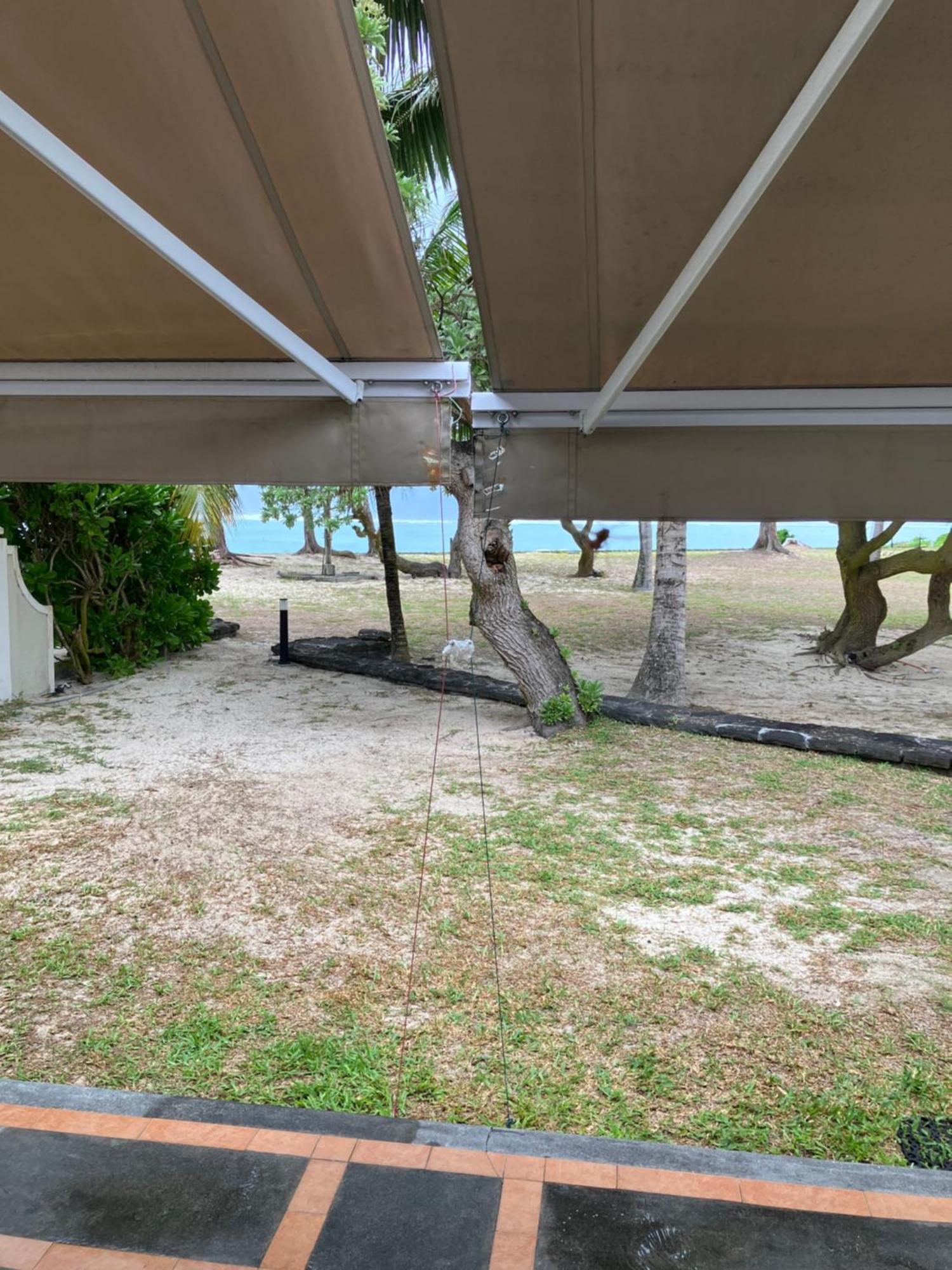 Fully Furnished Luxury Villa 3 Right On A Blue Ocean Belle Mare Exteriör bild